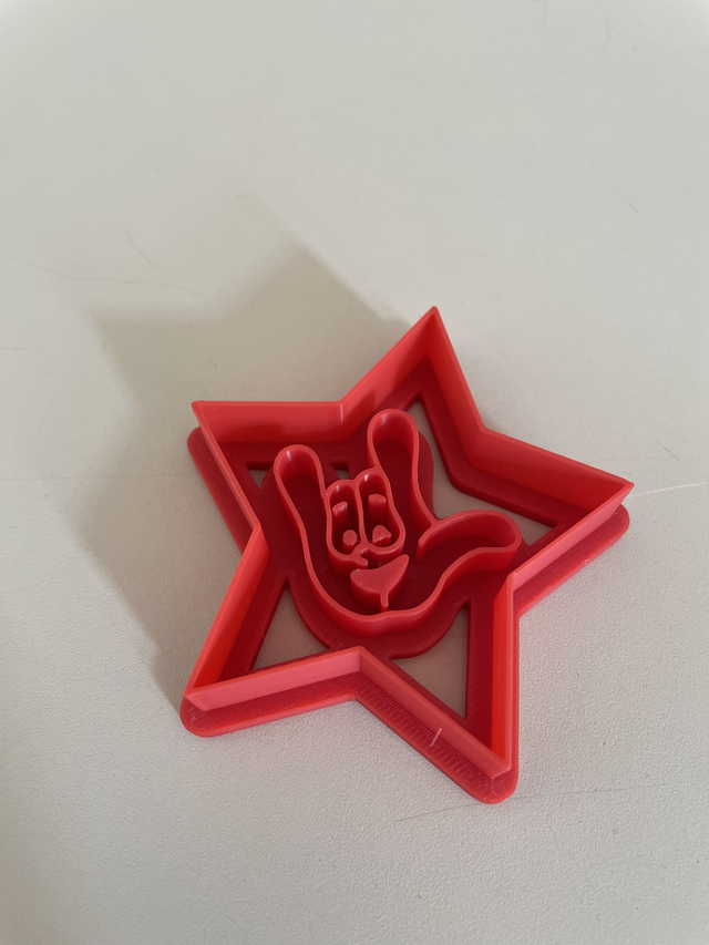 Ausstechform "ILY" mit Stern