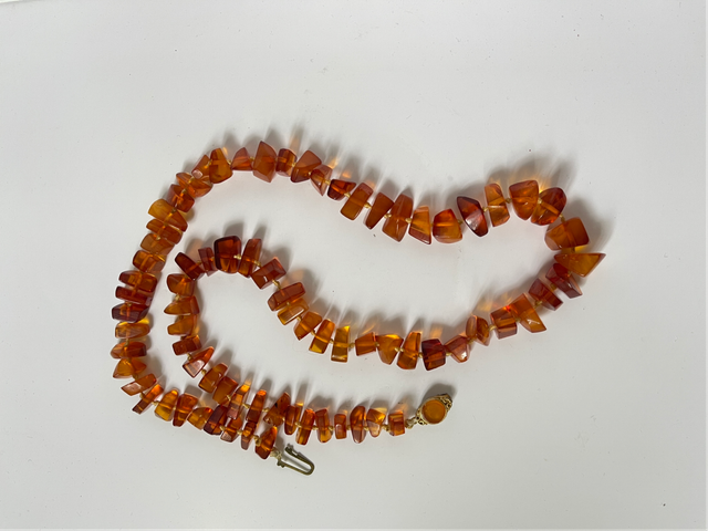 Bernstein Kette antik  Honig 1950er Jahre