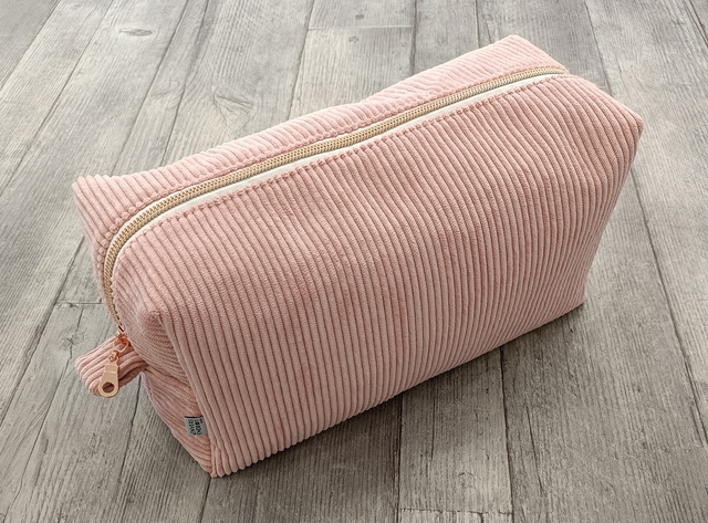 Trousse de toilette en velours côtelé