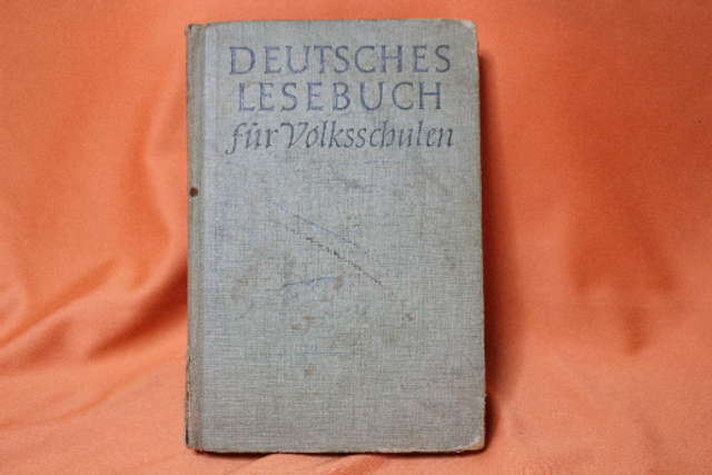 Buch, Deutsches Lesebuch für Volksschulen, 1943