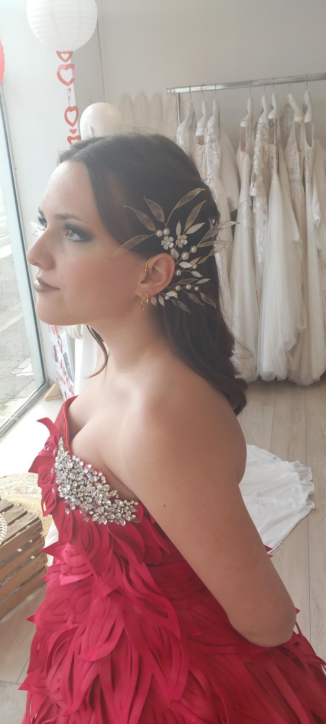 Tour d'oreille pour le cortège en résine et perles "THËA" - accessoire cheveux mariage