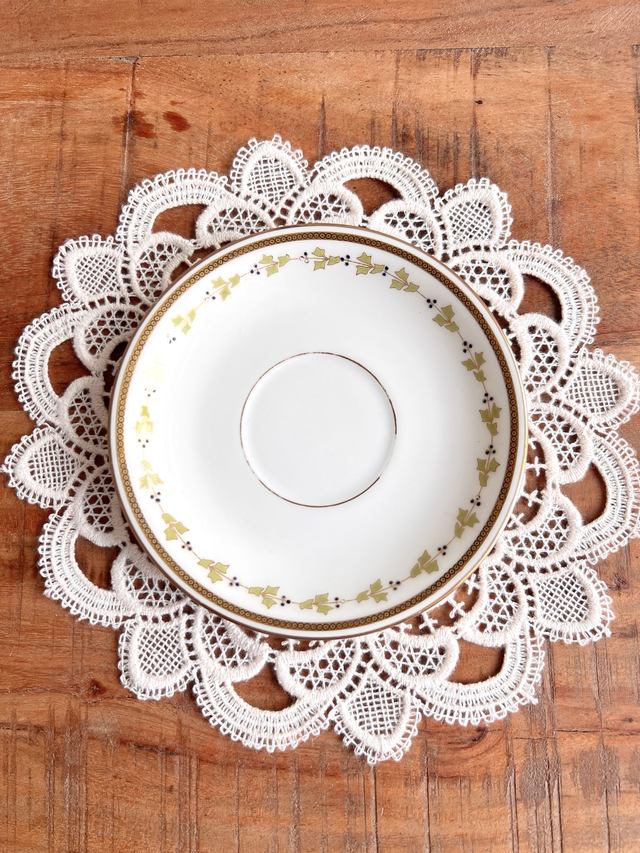 ✨ Sous tasse - en porcelaine &quot;frise feuilles de houx&quot;