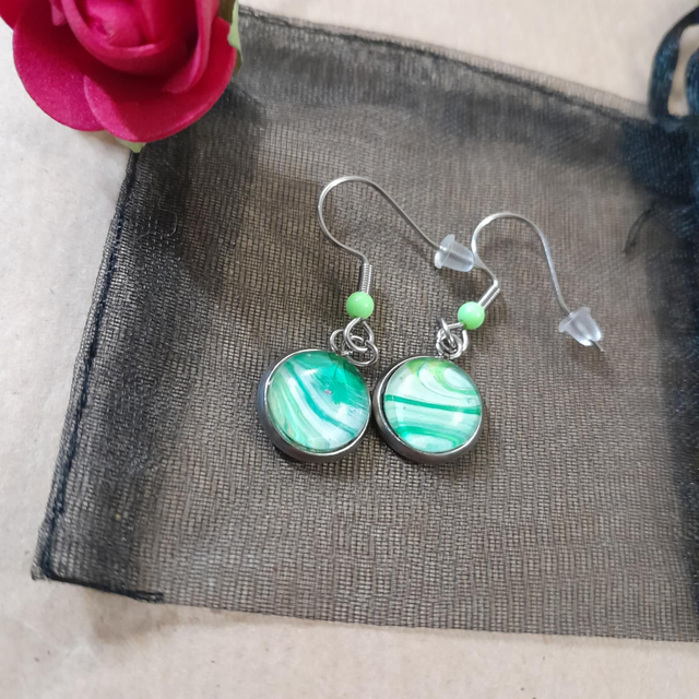 ECLAT VEGETAL - Boucles d'oreilles - Vert et blanc