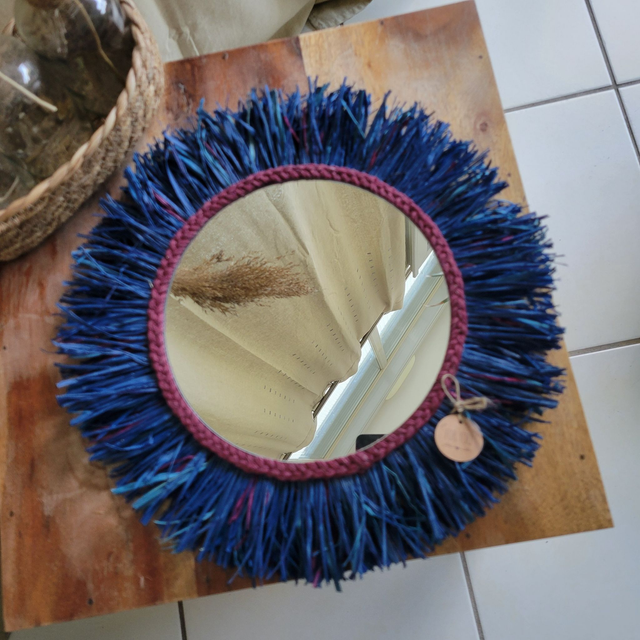 Miroir rond en raphia naturel bleu