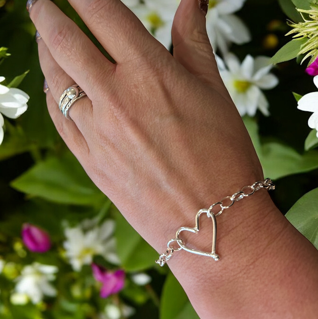 Heart bracelet - Non-hammered