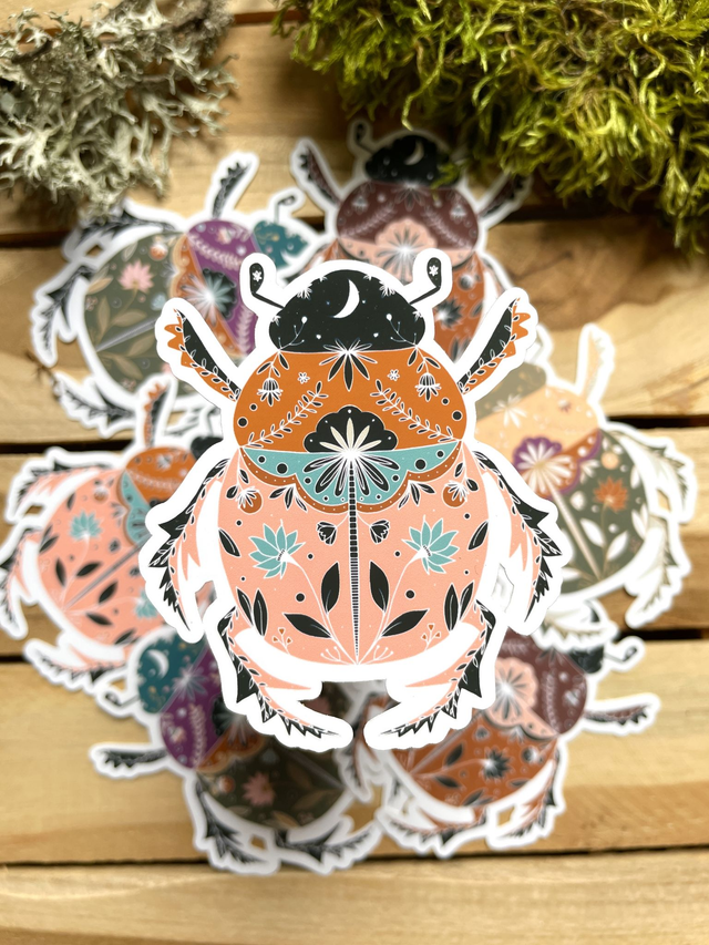 Sticker Scarabée rose et marron en vinyle mat waterproof 