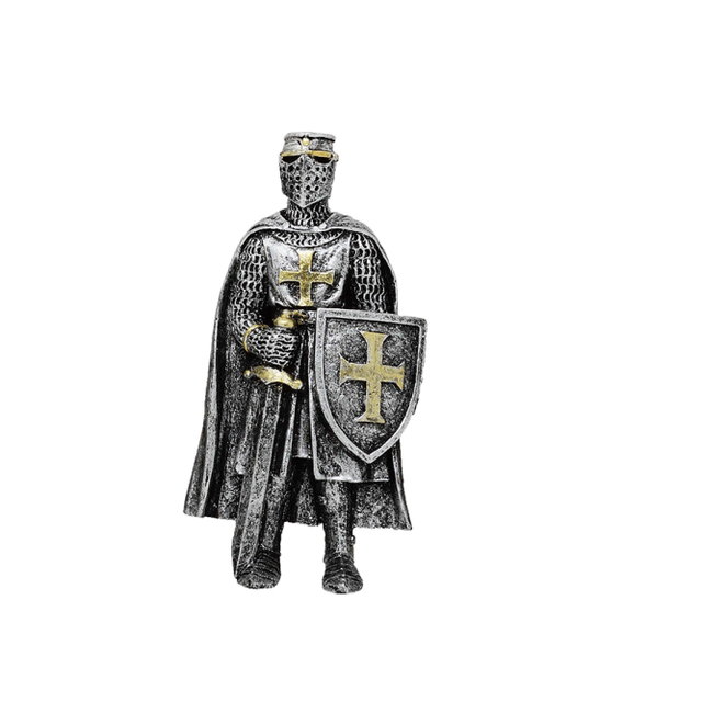 Chevalier argenté épais à gauche et bouclier à droite