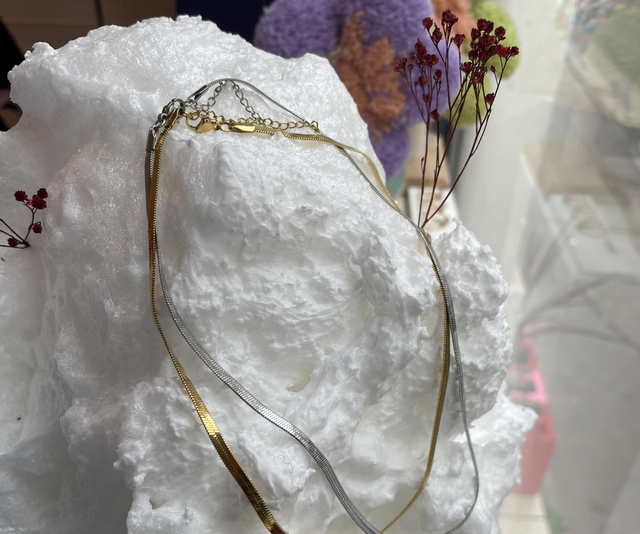 Collier doré  - Tan tao 