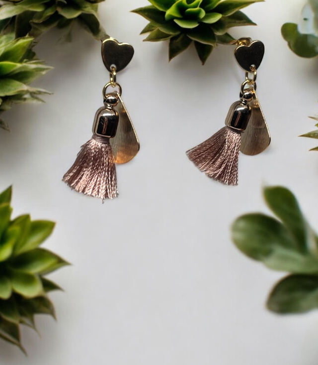 Boucles d'oreilles pompon rose