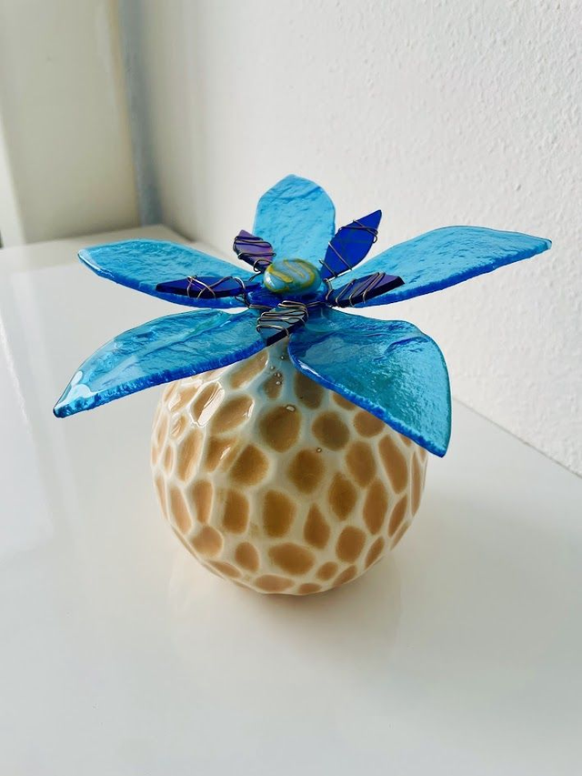 Kleurrijke Glazen Blauwe Bloem - Uniek Cadeau voor Tuinliefhebbers