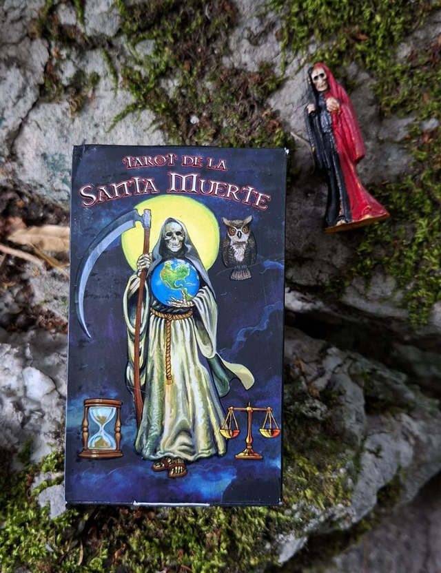 El tarot de la Santa Muerte 