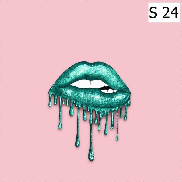 Panneau Bouche verte fond rose en Polyester - 50x50cm 