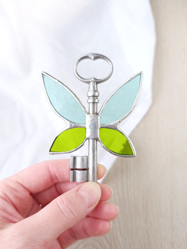 🗝️ Clé féerique "Willow" verte en vitrail