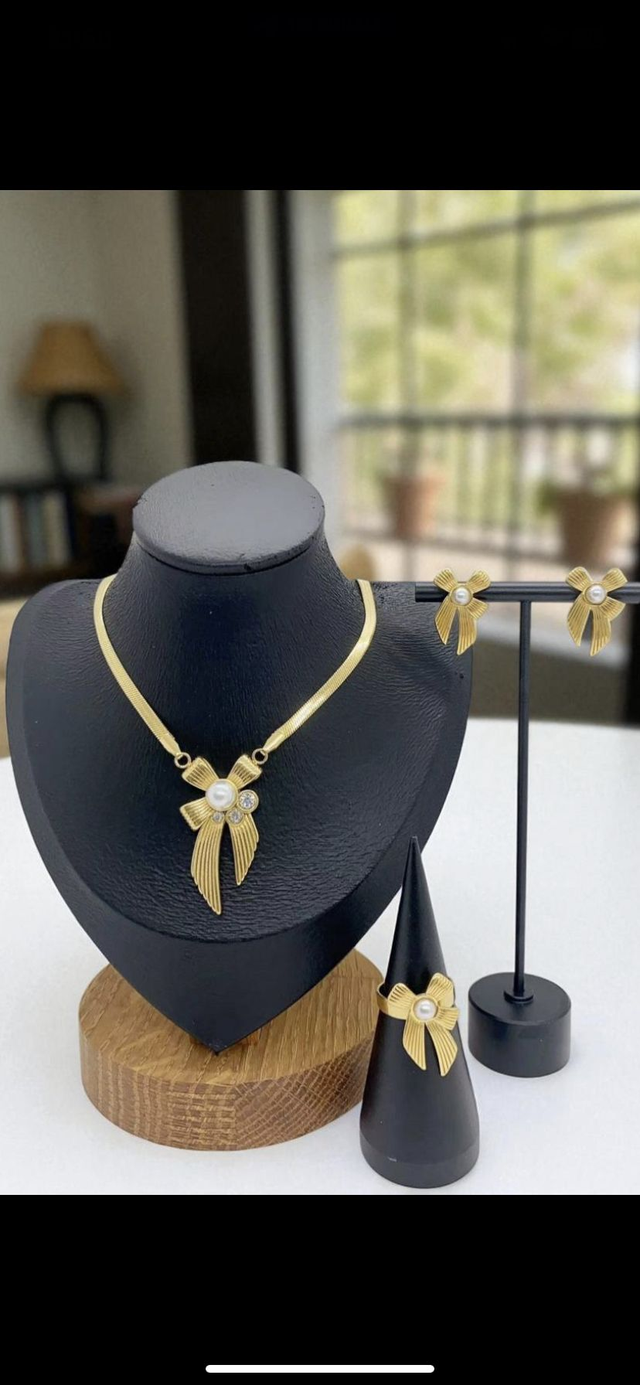 Parure rosette avec perles blanches