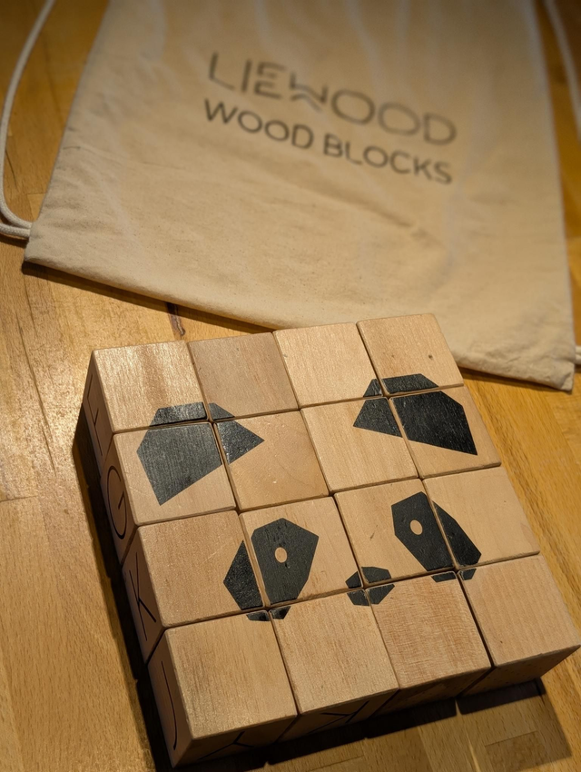 Cubes en bois Liewood - Prix neuf : 50 euros