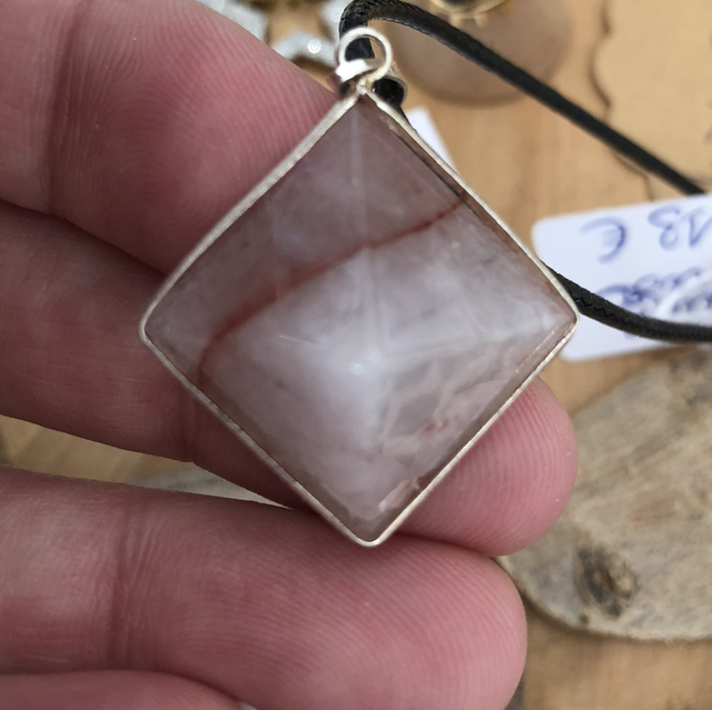 Quartz fraise &amp; cordon ciré