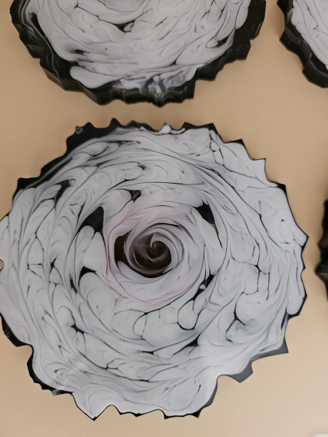 Lot de 4 dessous de verre noirs et blancs 