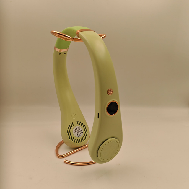 Ventilateur FZM-10 Blanc. Le ventilateur tour du cou est un accessoire pratique et innovant pour vous rafraîchir lors des journées chaudes
