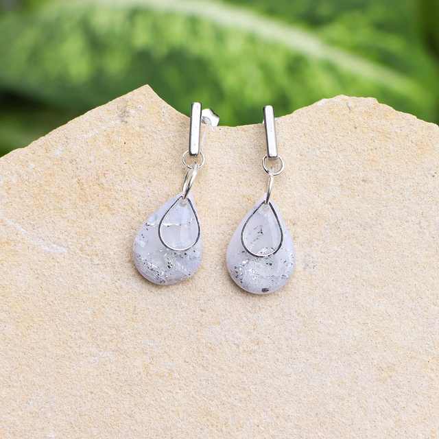 Ohrringe “Drops of Moonlight” - mittelgroß - festliche Tropfenohhänger aus Polymerton mit hypoallergenem Edelstahlstecker