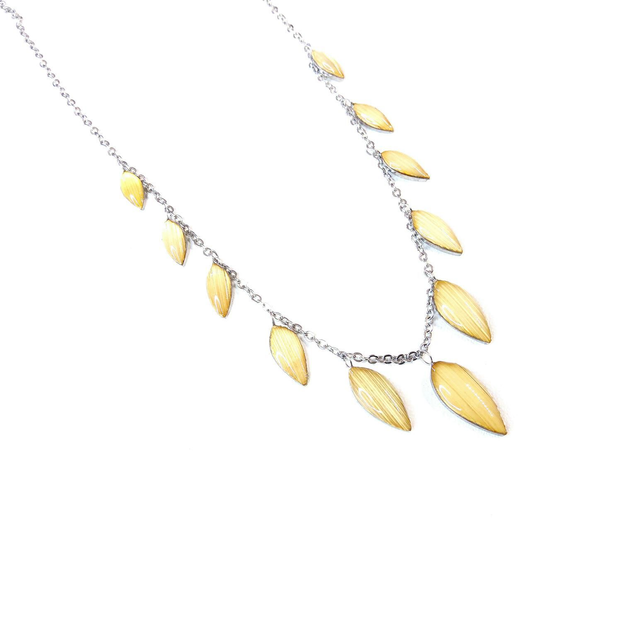 Nuances de paille : Collier délicat et aérien