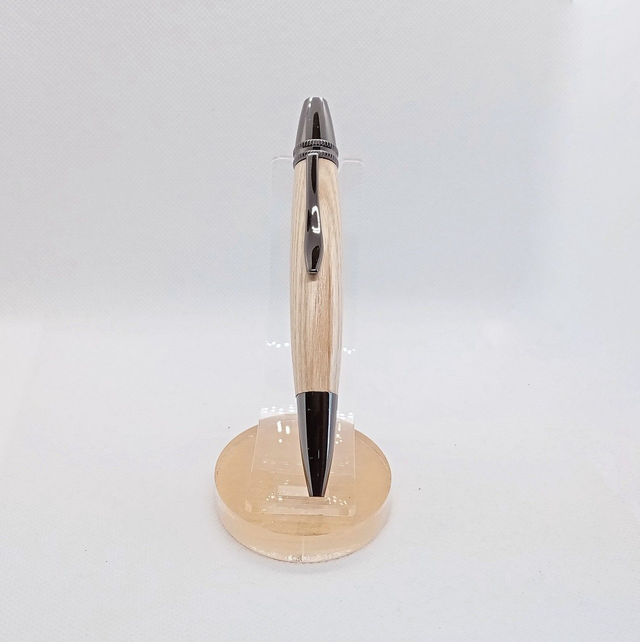 Stylo à bille noir en Frêne