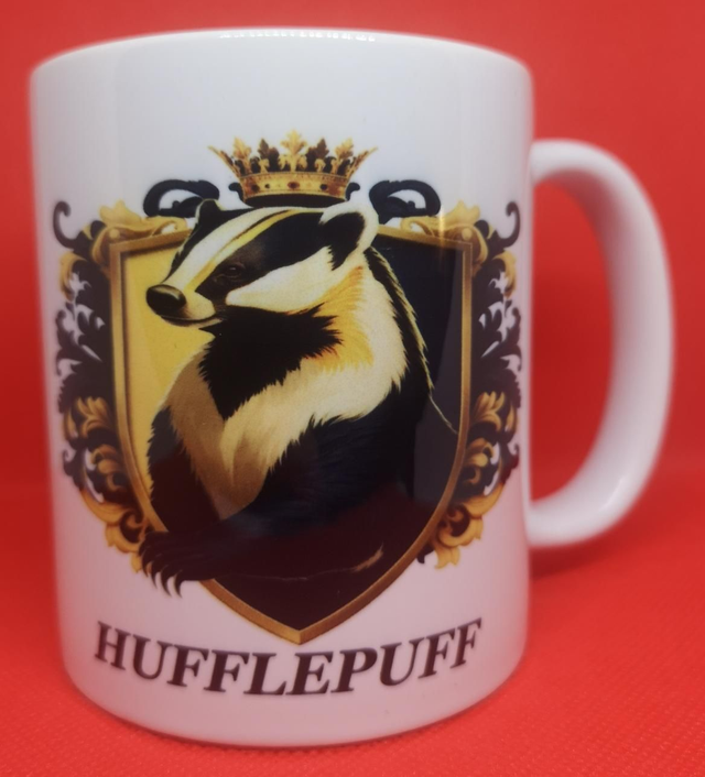 Custom Unofficial Printed Harry Potter Hufflepuff Crest 11oz Boxed Mug. 