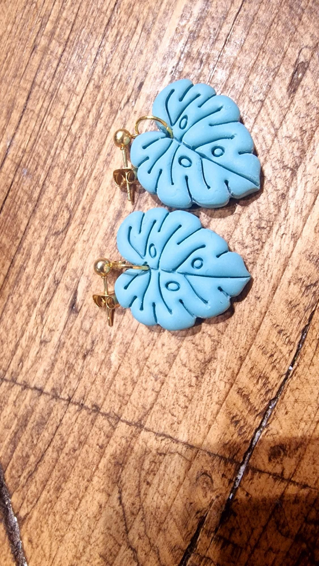Palm leaf earrings 