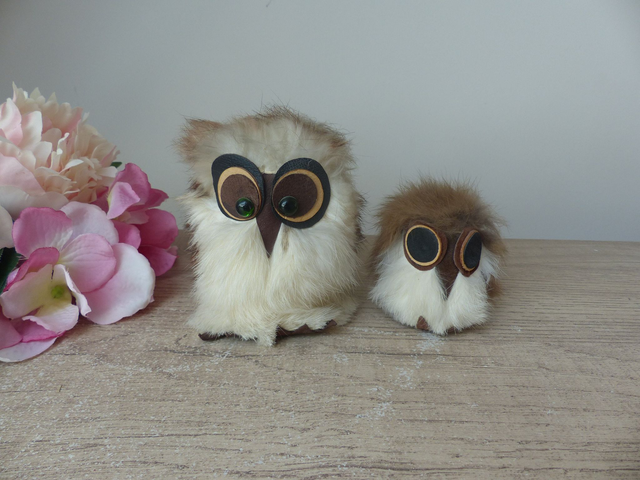 Figurine Couple Chouettes en Peluche Fourrure Douce Décoration Chalet Maison Campagne Bohème Vintage, Famille Oiseaux Jouets Collection