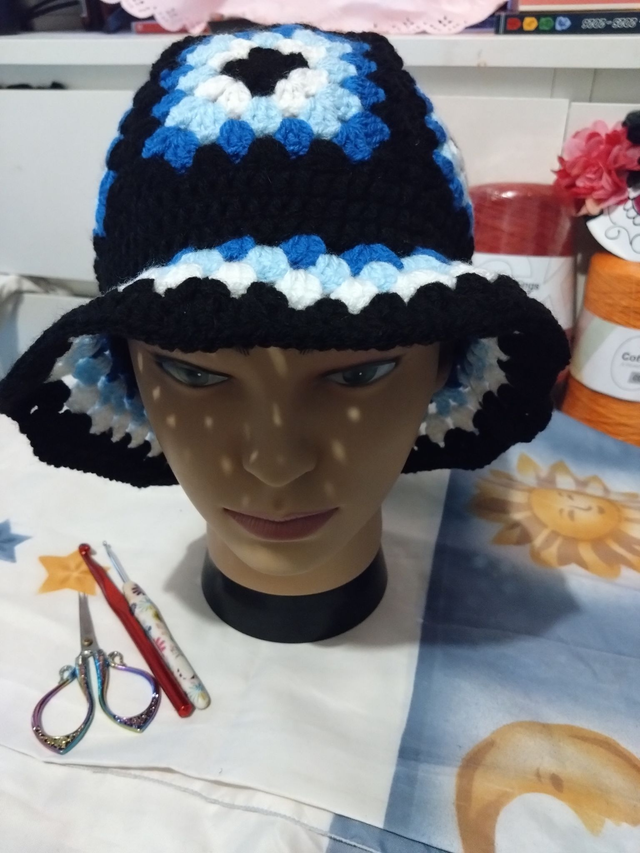 Bob Granny noir bleu