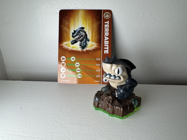 Terrabite - Earth - Sidekick - Skylanders - Spyro's Adventure