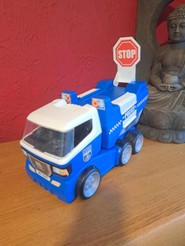 Grand camion police