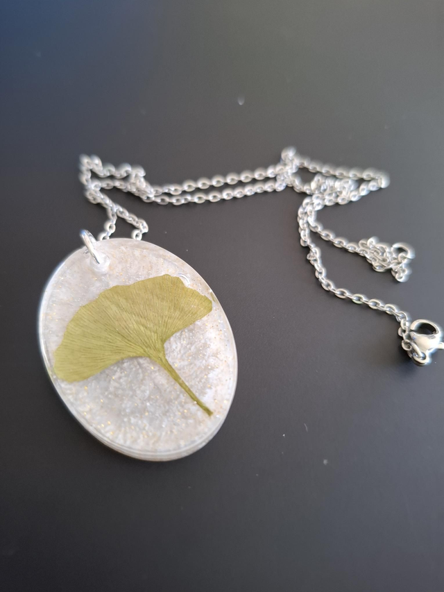 Collier feuille de Ginkgo 