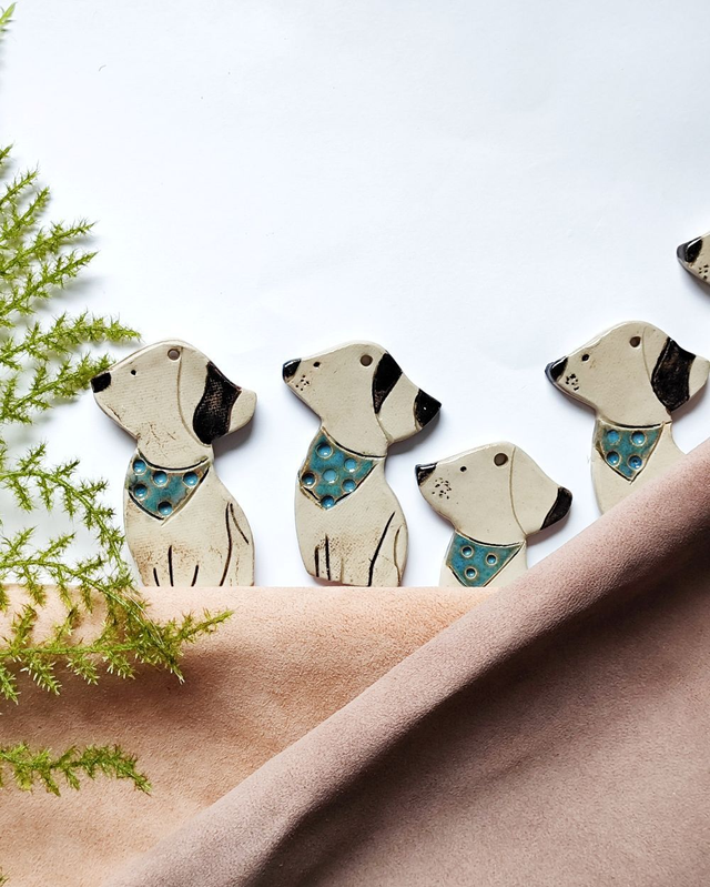Pieski w chustkach – zawieszki ceramiczne