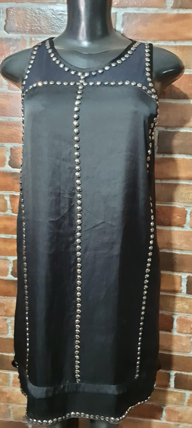 Vestido Preto Com Detalhes Pratiado T/38