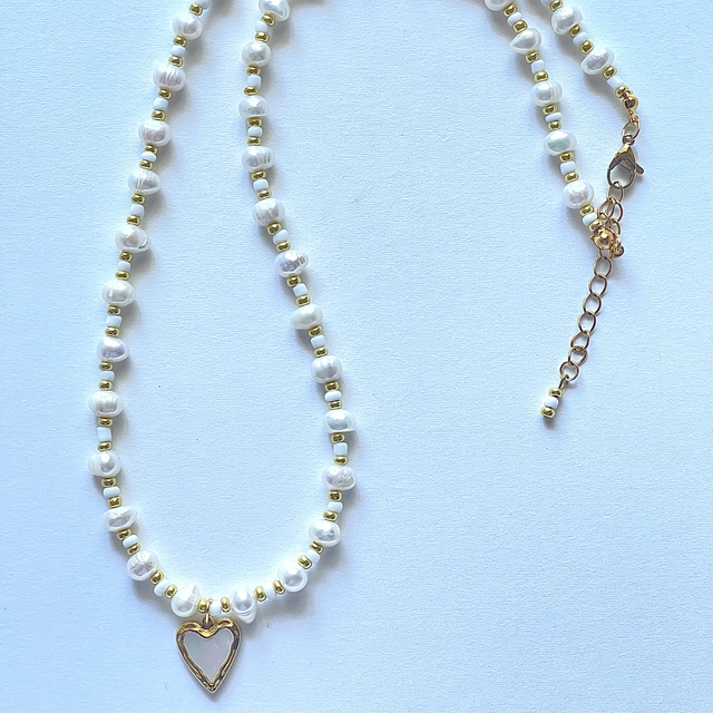 C20 - Collier perles de rivière