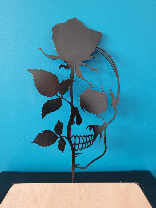 Tête de mort et rose