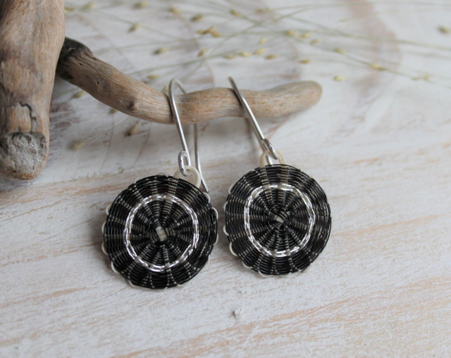 Boucles d'oreilles tissées en crin de cheval