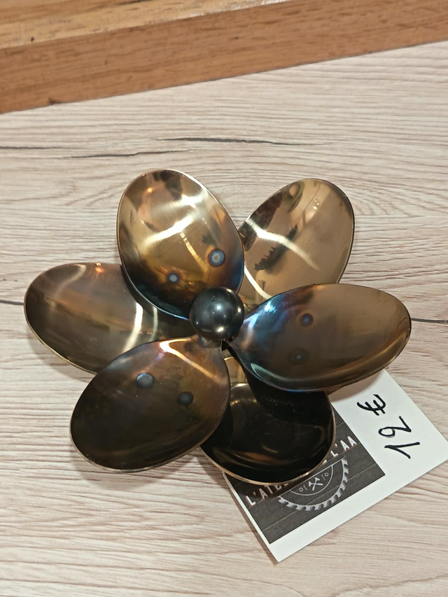 Vide poche nénuphar en cuillères