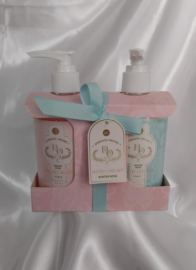 Coffret pour les mains ROMANTIC DREAMS 300 ml
