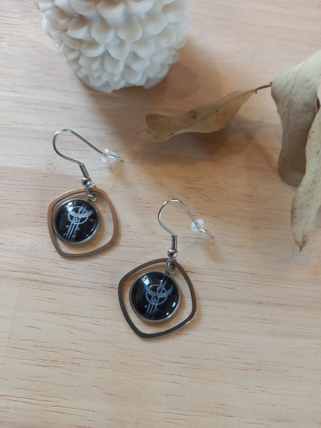 Boucles d&#039;oreilles Cabochon - carré arrondi - noir motifs