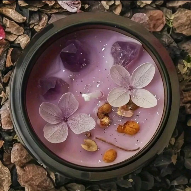 Bougie en Améthyste parfumée à la lavande