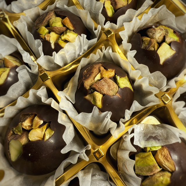 Chocolate w Pistachio 