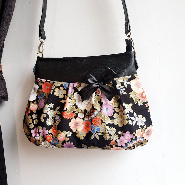Sac à bandoulière fermeture zippée "Kanako" & simili cuir noir