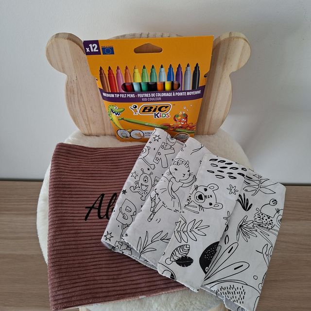 Cahier de coloriage en tissu