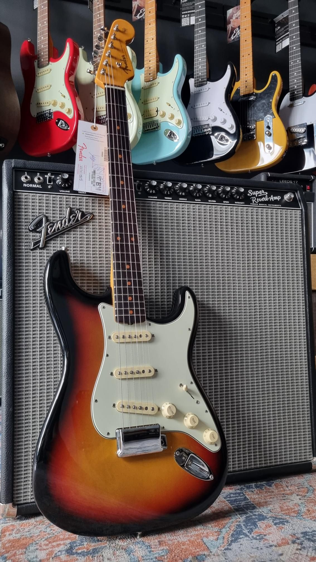 Fender American Vintage II 1961 Stratocaster Sunburst 2023 (Usato)