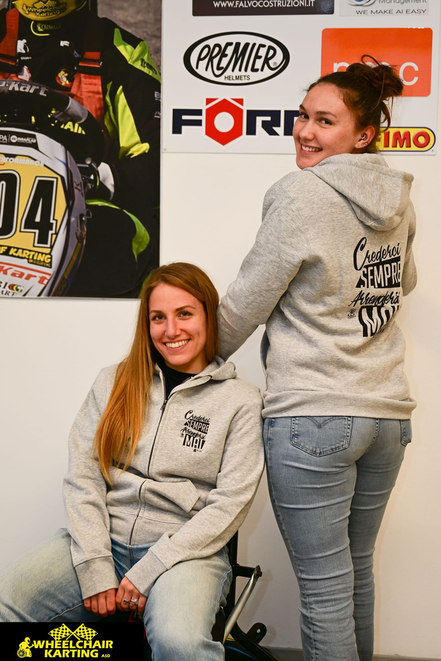 FELPA GRIGIA CON ZIP 