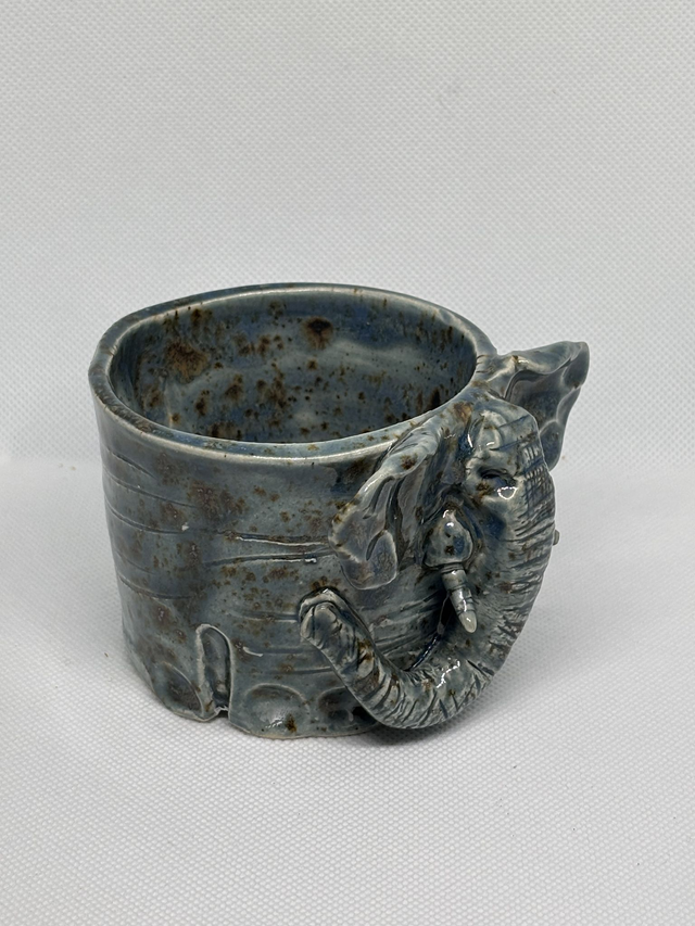 ELEPHANT MUG OR JUG SOLD