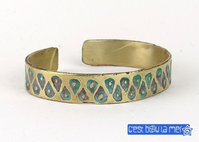 Bracelet laiton gravé patiné