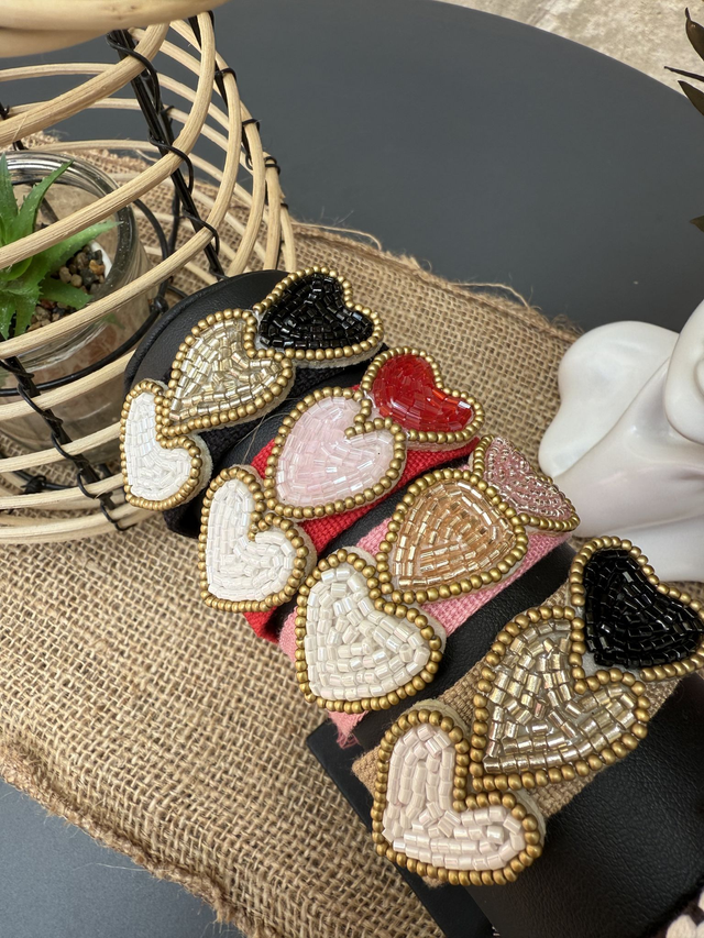 Bracelet brodé Bohème Chic - Cœurs 