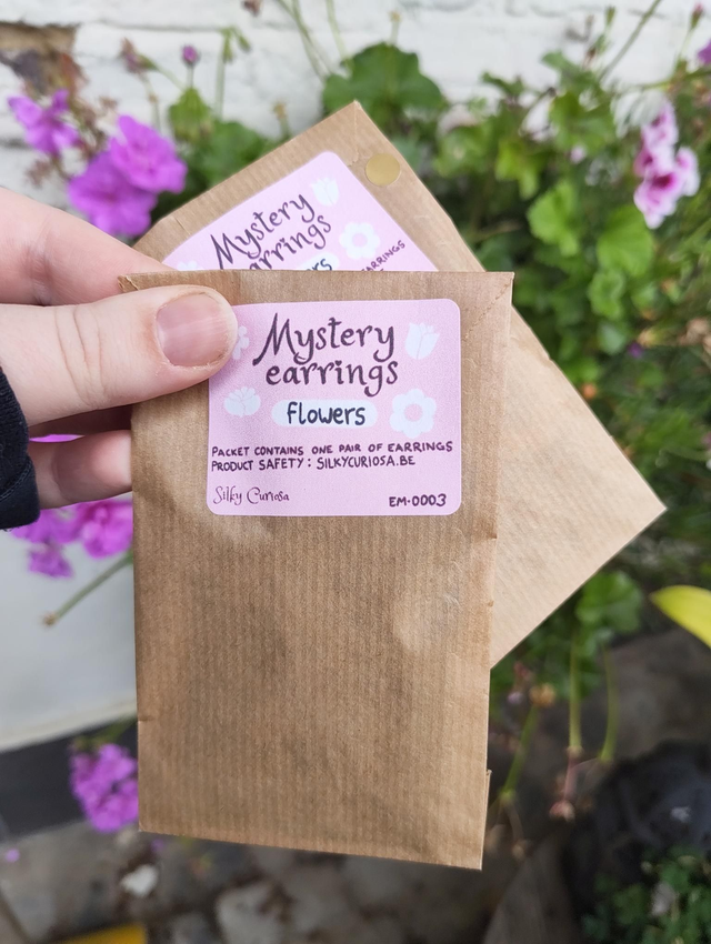 mystery flowers 🌺 earrings